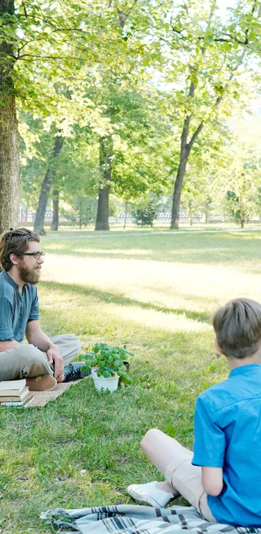 L’éducation en plein air : les bienfaits d’enseigner dehors avec nos élèves