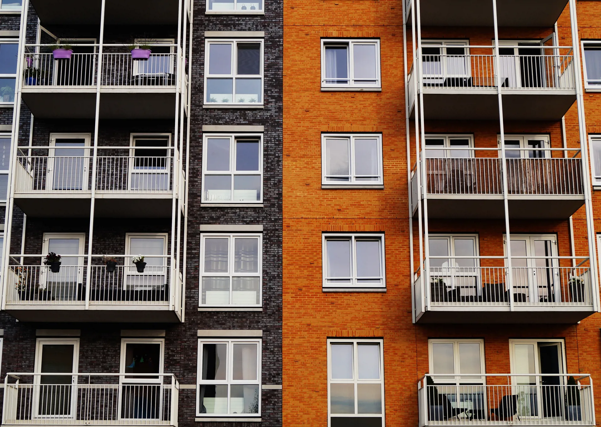 Vous voulez porter plainte parce que vous vous sentez victime de discrimination au travail ou lésé dans vos droits à la sécurité et au logement ?
