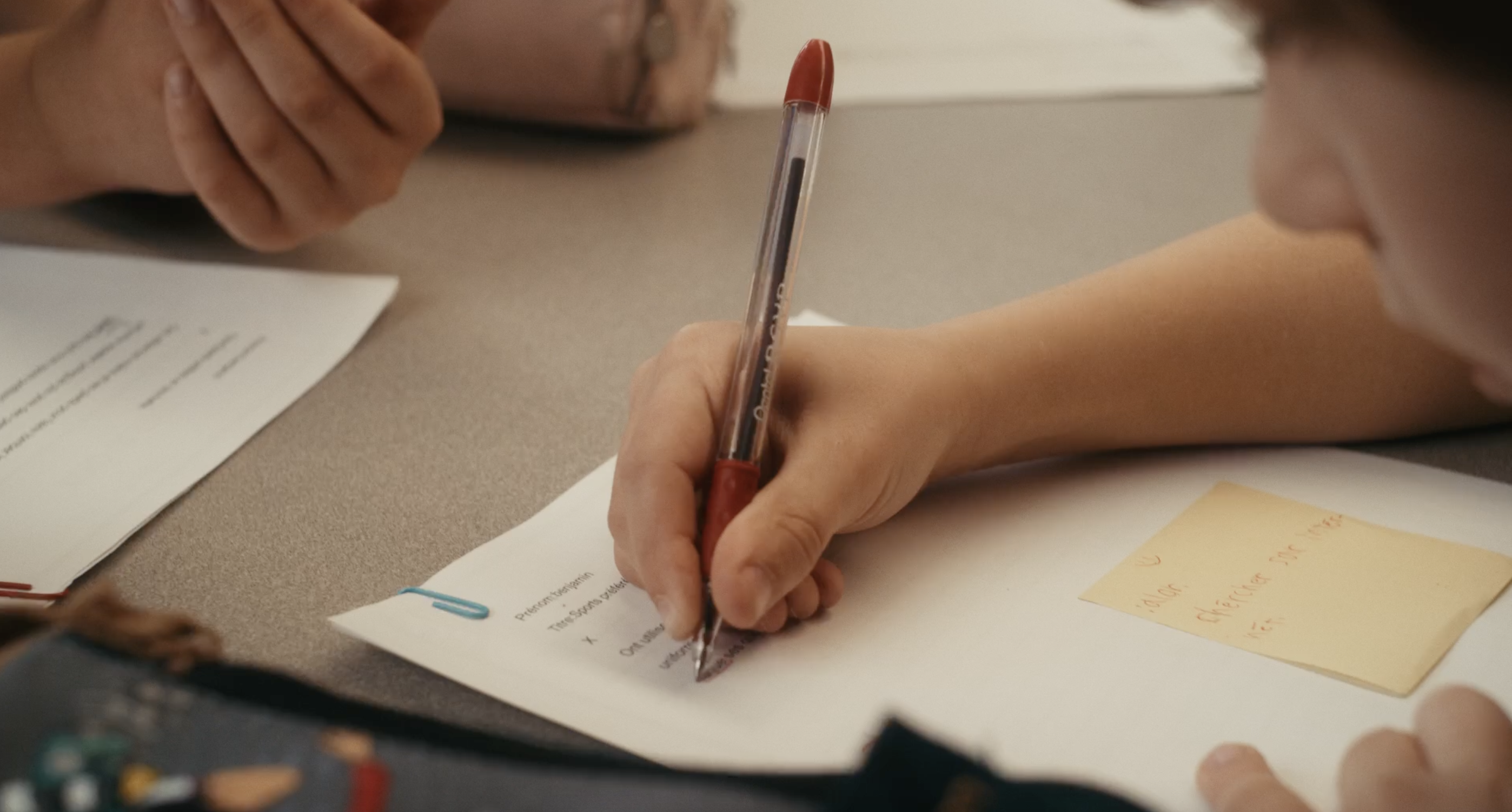 Enseigner la grammaire avec l'aide de la littérature jeunesse