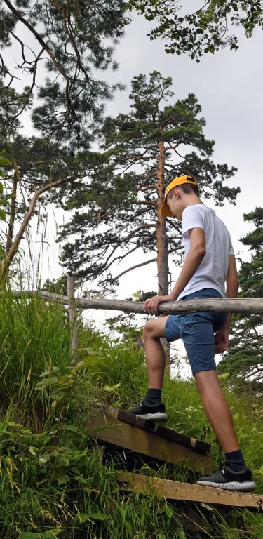 L’éducation en plein air au secondaire : les bienfaits d’enseigner dehors avec nos élèves